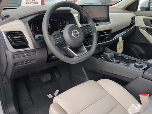 Everest White Pearl 2024 Nissan Rogue SL