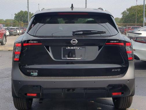 2025 Nissan Kicks SV