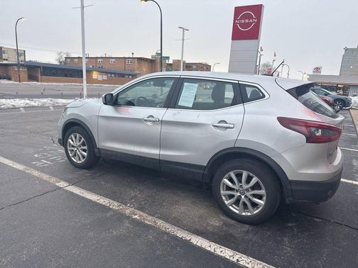 2022 Nissan Rogue Sport S