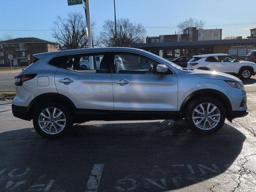 2022 Nissan Rogue Sport S