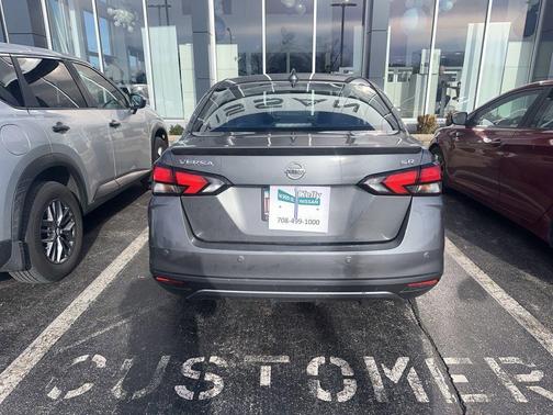 2022 Nissan Versa 1.6 S