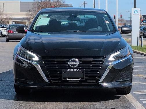 Super Black 2024 Nissan Altima 2.5 SV