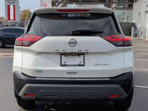 Pearl White Tricoat 2023 Nissan Rogue SV
