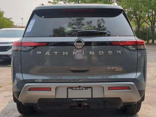 2025 Nissan Pathfinder Platinum 4WD