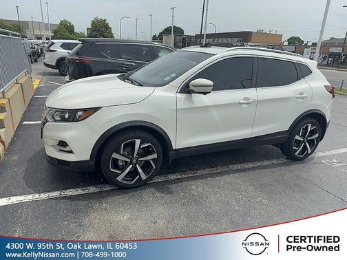 Pearl White Tricoat 2022 Nissan Rogue Sport SL