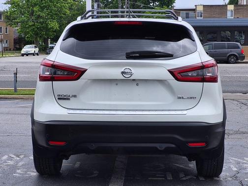 Pearl White Tricoat 2022 Nissan Rogue Sport SL