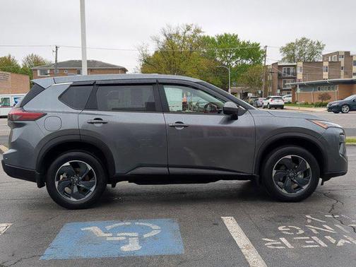 2024 Nissan Rogue SV
