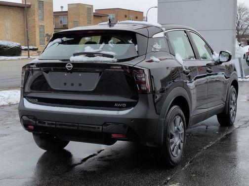 2025 Nissan Kicks S