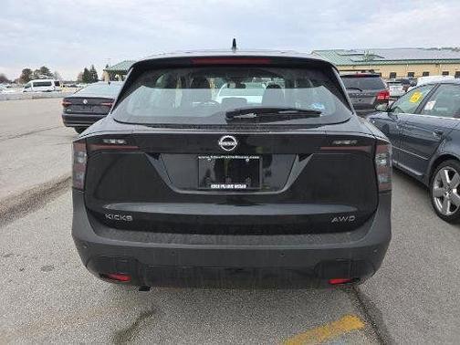 2025 Nissan Kicks S
