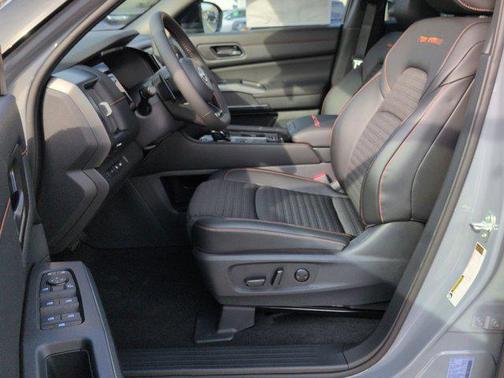 2025 Nissan Pathfinder Rock Creek 4WD