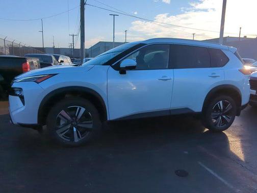 2025 Nissan Rogue SL