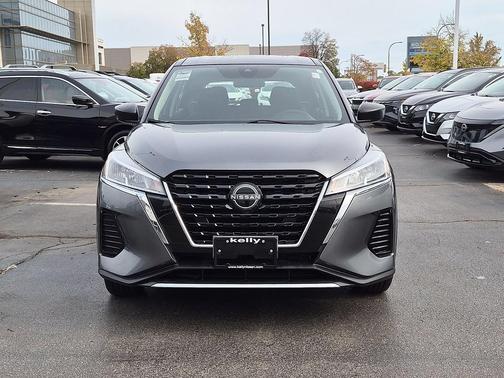 Gun Metallic 2024 Nissan Kicks S