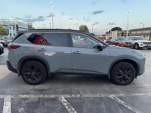 Boulder Gray Pearl/Super Black 2023 Nissan Rogue SV