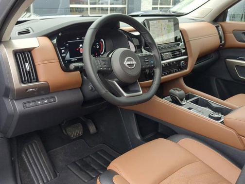 2025 Nissan Pathfinder Platinum 4WD