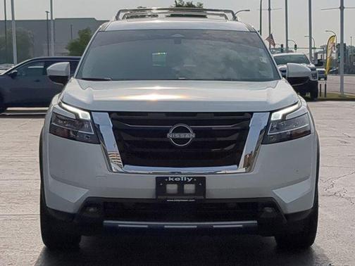 2023 Nissan Pathfinder Platinum 4WD