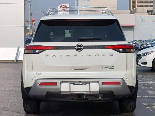 2023 Nissan Pathfinder Platinum 4WD