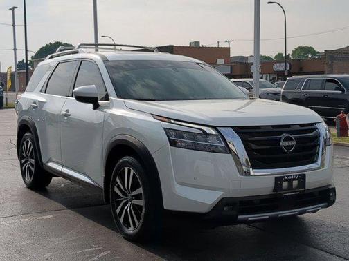 2023 Nissan Pathfinder Platinum 4WD