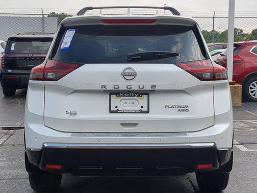 2025 Nissan Rogue Platinum