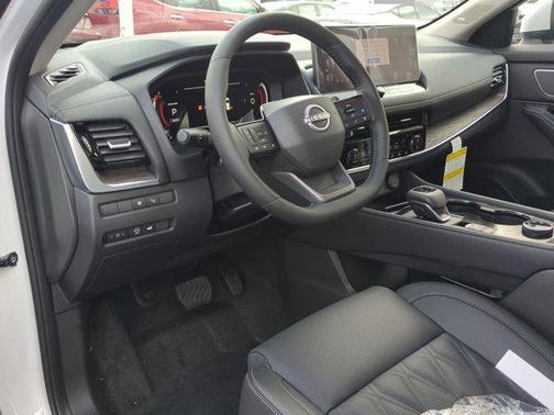 2025 Nissan Rogue Platinum