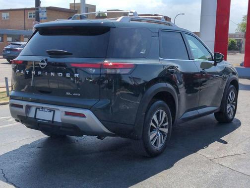 2022 Nissan Pathfinder SL 4WD