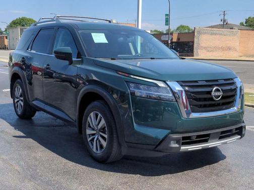 2022 Nissan Pathfinder SL 4WD