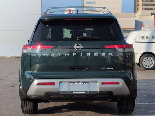 2022 Nissan Pathfinder SL 4WD