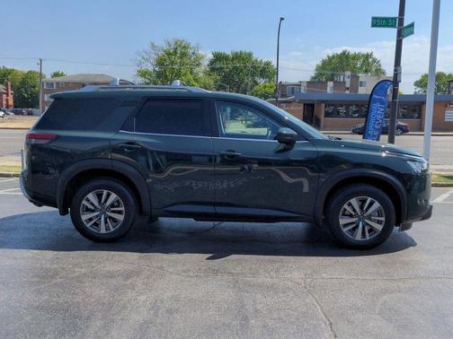 2022 Nissan Pathfinder SL 4WD