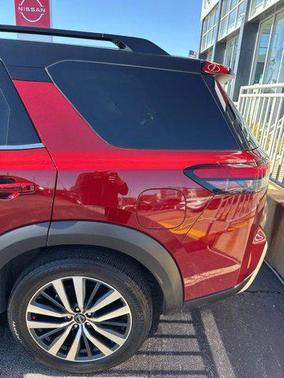 2022 Nissan Pathfinder Platinum 2WD