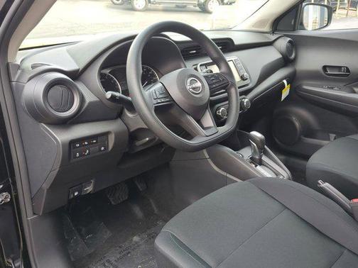 2025 Nissan Kicks S