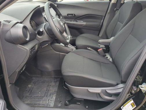 2025 Nissan Kicks S