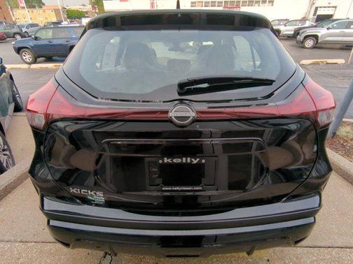 2025 Nissan Kicks S