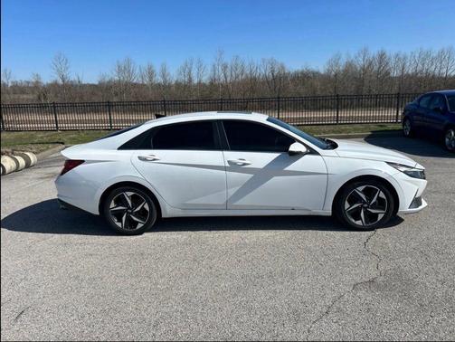 2021 Hyundai ELANTRA Limited