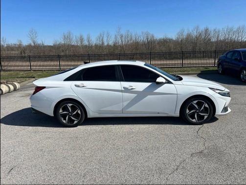 2021 Hyundai ELANTRA Limited