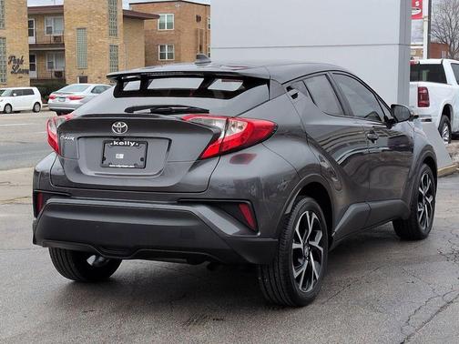 2022 Toyota C-HR XLE