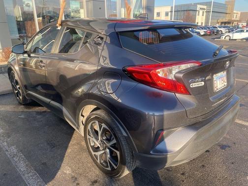 2022 Toyota C-HR XLE