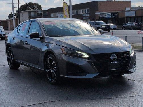 2023 Nissan Altima SR FWD