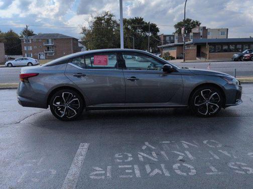2023 Nissan Altima SR FWD
