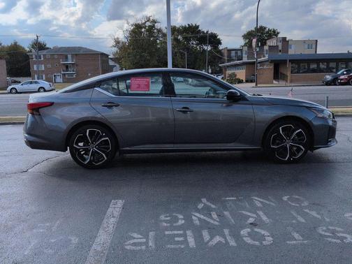 2023 Nissan Altima SR FWD