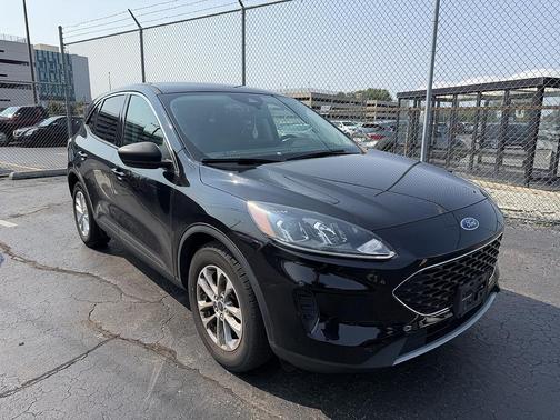 Agate Black Metallic 2022 Ford Escape SE