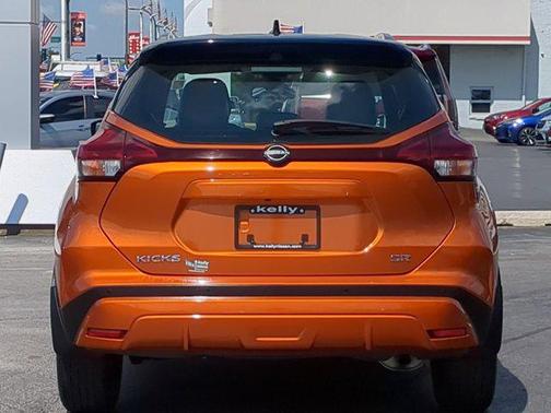 2023 Nissan Kicks SR