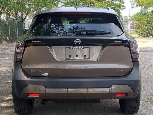 2025 Nissan Kicks SV