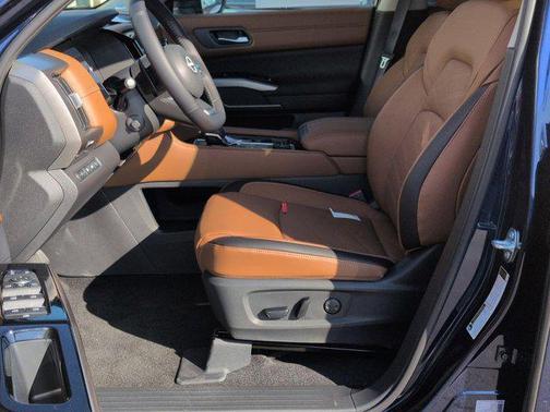 2025 Nissan Pathfinder Platinum 4WD