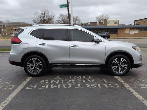 2017 Nissan Rogue SL