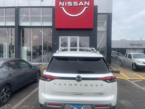 2023 Nissan Pathfinder Platinum 4WD