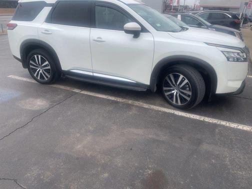 2023 Nissan Pathfinder Platinum 4WD