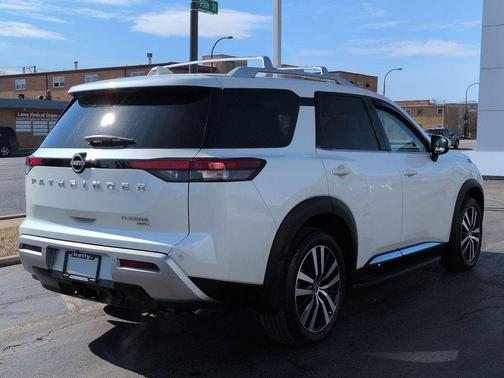 2023 Nissan Pathfinder Platinum 4WD