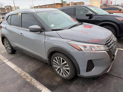 2022 Nissan Kicks SV