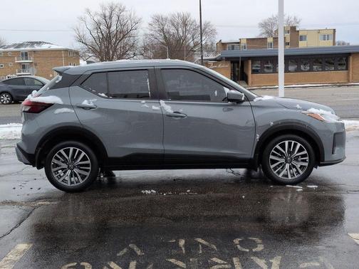 2022 Nissan Kicks SV