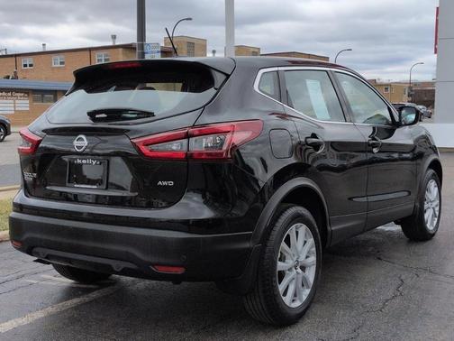 2022 Nissan Rogue Sport S