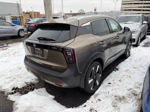 2025 Nissan Kicks SR